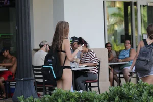 Deerfield Beach girls in bikinis