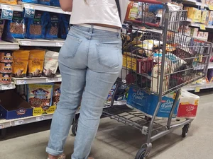 Out In The Wild 27 ( My favorite MILF Latina )