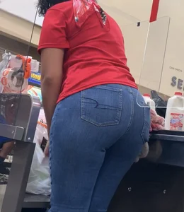 Nice Big Ass Latina in American Eagle Jeans 1