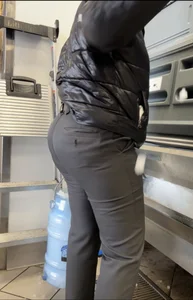 AMAZING ASS IN TIGHT DRESS PANTS🔥