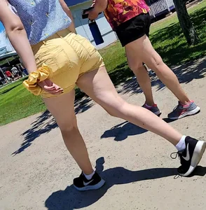 Pawg yellow Jell-O