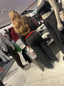 HOT LULULEMON EMPLOYEES + ( ASIAN )