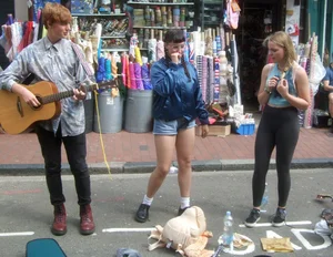 Guitar playing blonde babe with a nice ass and vtl in tight leggings