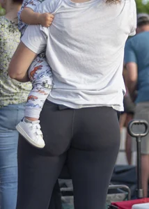 Milf in black leggings
