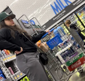 Latina sweatpants booty