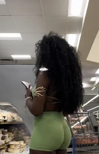 Ebony Medusa rocking Highlighter Spandex