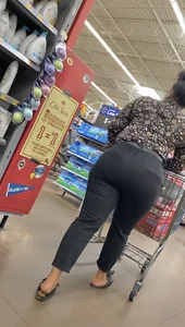 Sexy Juicy Big Bubble Butt Lightskinned Ebony Milf Dressed Classy😮‍💨