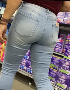 Walmart milf with PERFECT ass in tight jeans (oc)
