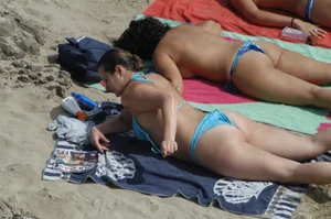 Sexy mature girls on Vilanova topless beach