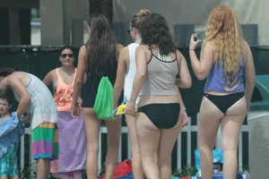 Deerfield Beach girls in bikinis