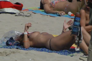 Sexy mature girls on Vilanova topless beach