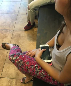 Hot Boobs Downblouse Candid Photo