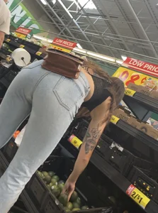 Thick Pawg baddie shopping