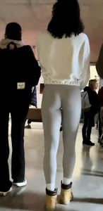 Cutest bubble butt in tight leggings