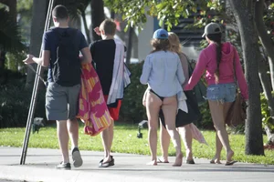 Deerfield Beach girls in bikinis