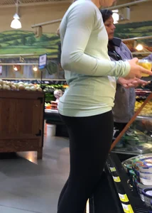 Grocery store bubble butt milf in leggings