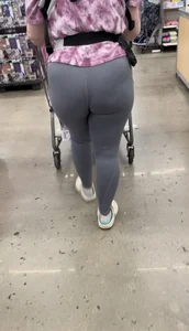 Hot milf wearing grey leggings! I have a video of it jiggling while she walks