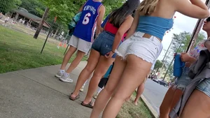 Summer time cheeks out [OC]
