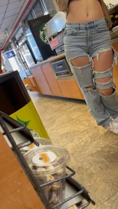 Caught By A Fresh Blonde Pawg, Then The Show Starts