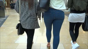 Beautiful blonde babe with a nice ass in tight jeans
