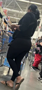 Fine lady in black shopping Bendover/squat‼️