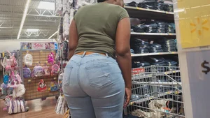 Thick Ebony w/ Big Ass bending over & squatting