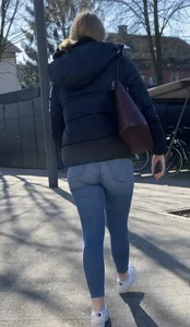 Teen in Tight Jeans pt2