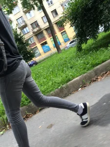 Cute Teen in Tight Jeans City Candid