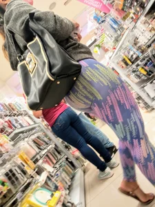 Nice Butt and shapely legs in tight leggings