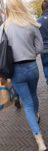 Blonde girl with a good booty