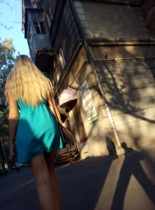 Street Creepshot Blonde with Hot Legs in a Dress