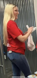 Candid blonde in tight jeans, hot butt