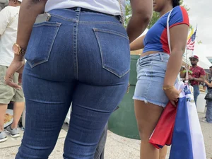 Sexy Fit Thick Round Phat Ass Bubble Booty Latin MILF