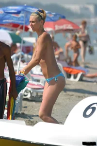 Sexy candid topless and nude beach girls