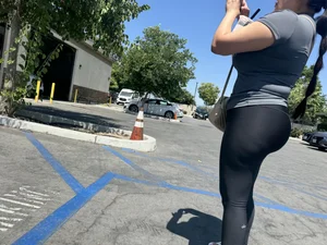Latina in leggings (OC)