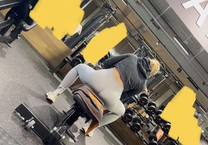 Juicy asses at the gym