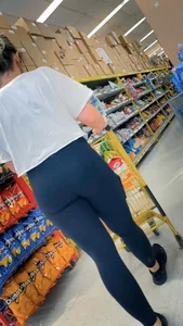 Sexy Blonde in leggings