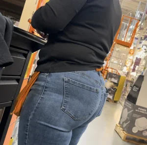 Pawg big ass in jeans