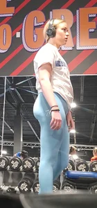 Assume the position! Pawg