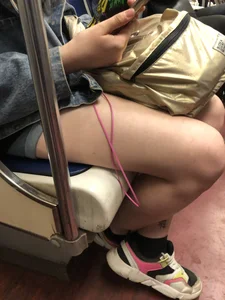 Cute Teen Candid Girl in Glasses Subway Creepshots Gallery