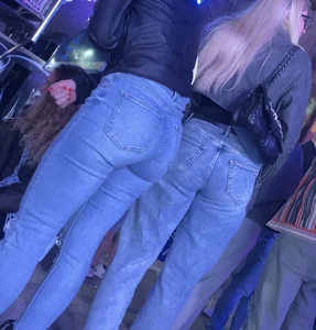 amazing ass in jeans OC