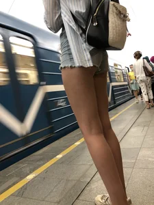 Subway Candid Girl With a Hot Booty in Mini-Shorts And Long Legs Creepshots Gallery
