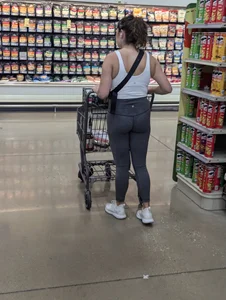 Gray and white shorts - quick caps