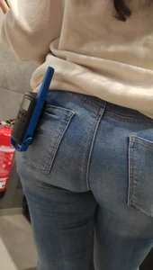 Thick butt in jeans