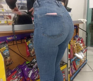 Amazing girl bubble butt in tights jeans