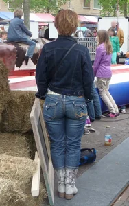 Momma with a big ass wearing blue jeans street creepshot