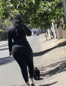 Huge butt MILF in leggings