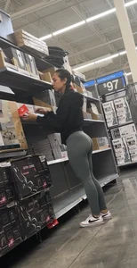 Nice ass in Aurola leggings at Walmart