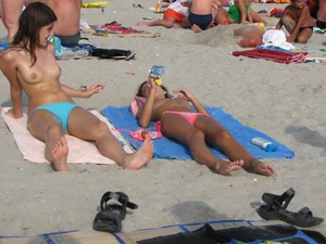 Topless and nude beach sexy girls