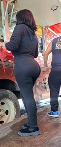 Mature MILF BBL big butt in black leggings [oc]